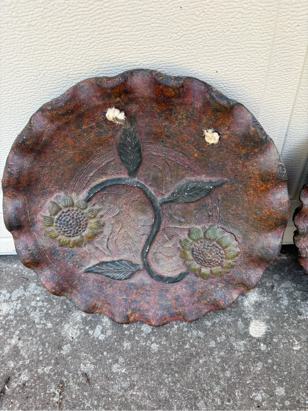 Decorative Rustic Flower Metal Wall Plaque - Brown